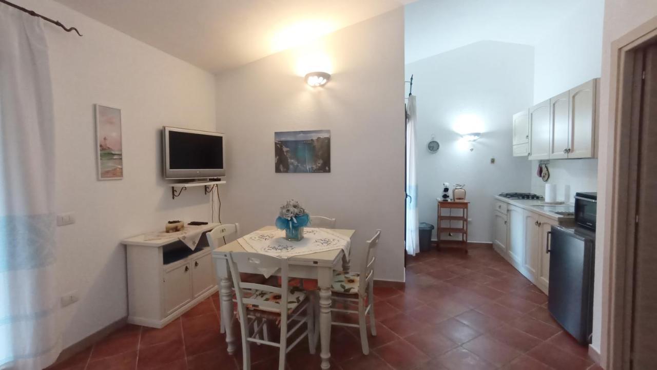 Casa Vacanze Villa Sandrina Costa Paradiso Dış mekan fotoğraf